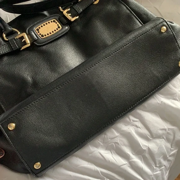 Michael Kors Hamilton Leather Purse with Gold Hardware - Picture 6 of 11